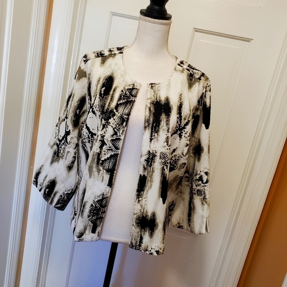 Sag Harbor Crop Style Open Front Blazer Lge
